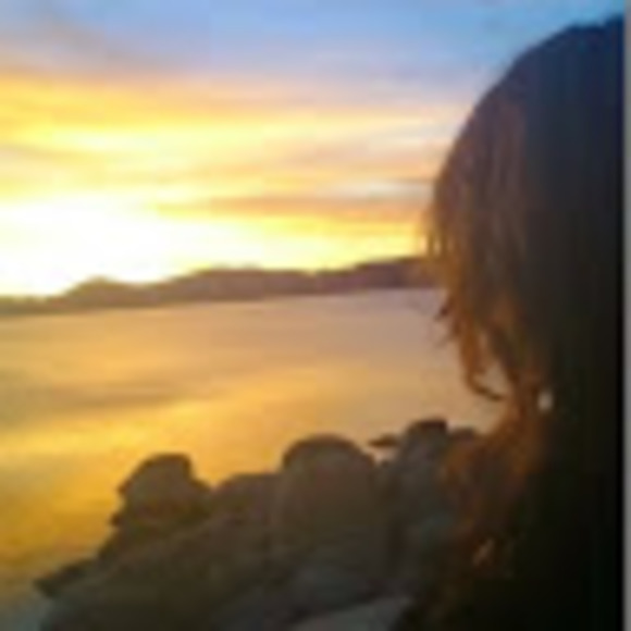 Meet your Posher, Raina - Picture 1 of 1